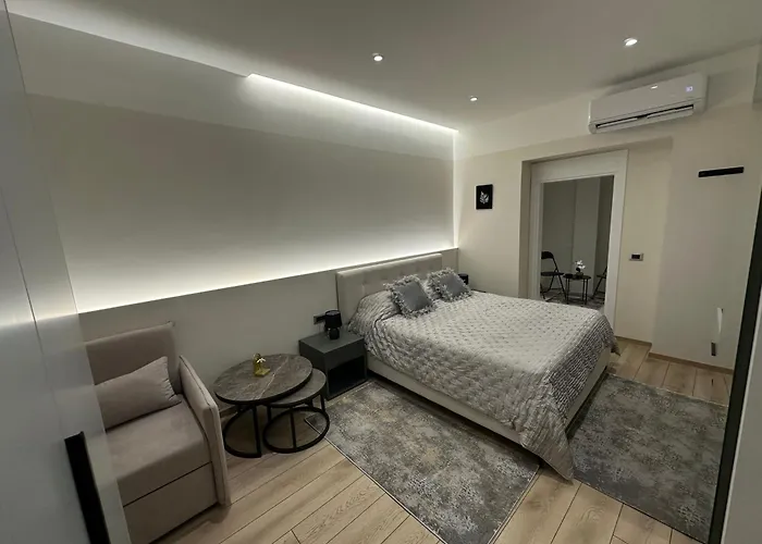 Corplex * Τίρανα