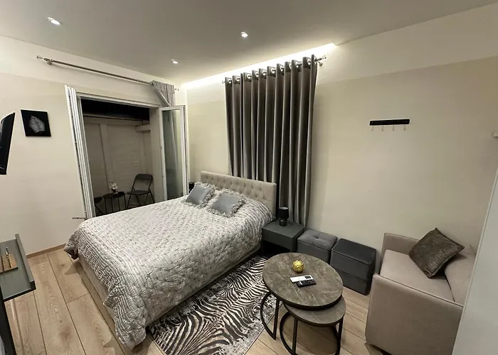 Corplex * Τίρανα