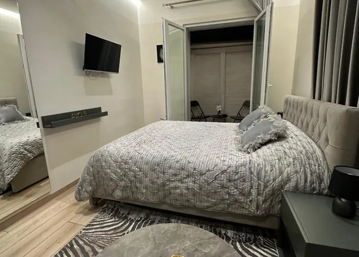 Corplex Τίρανα